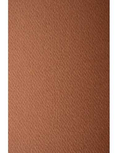 Barevný texturovaný Dekorační papír Prisma 220g Cioccolato hnědý pak. 10A3